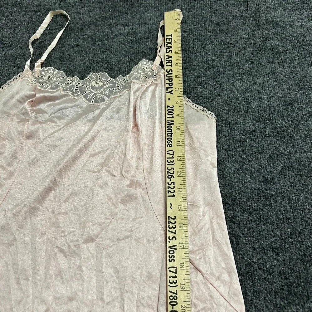 Vanity Fair Full Slip Womens Size 38L Pink Lace Trim Floral Embroidered Vintage